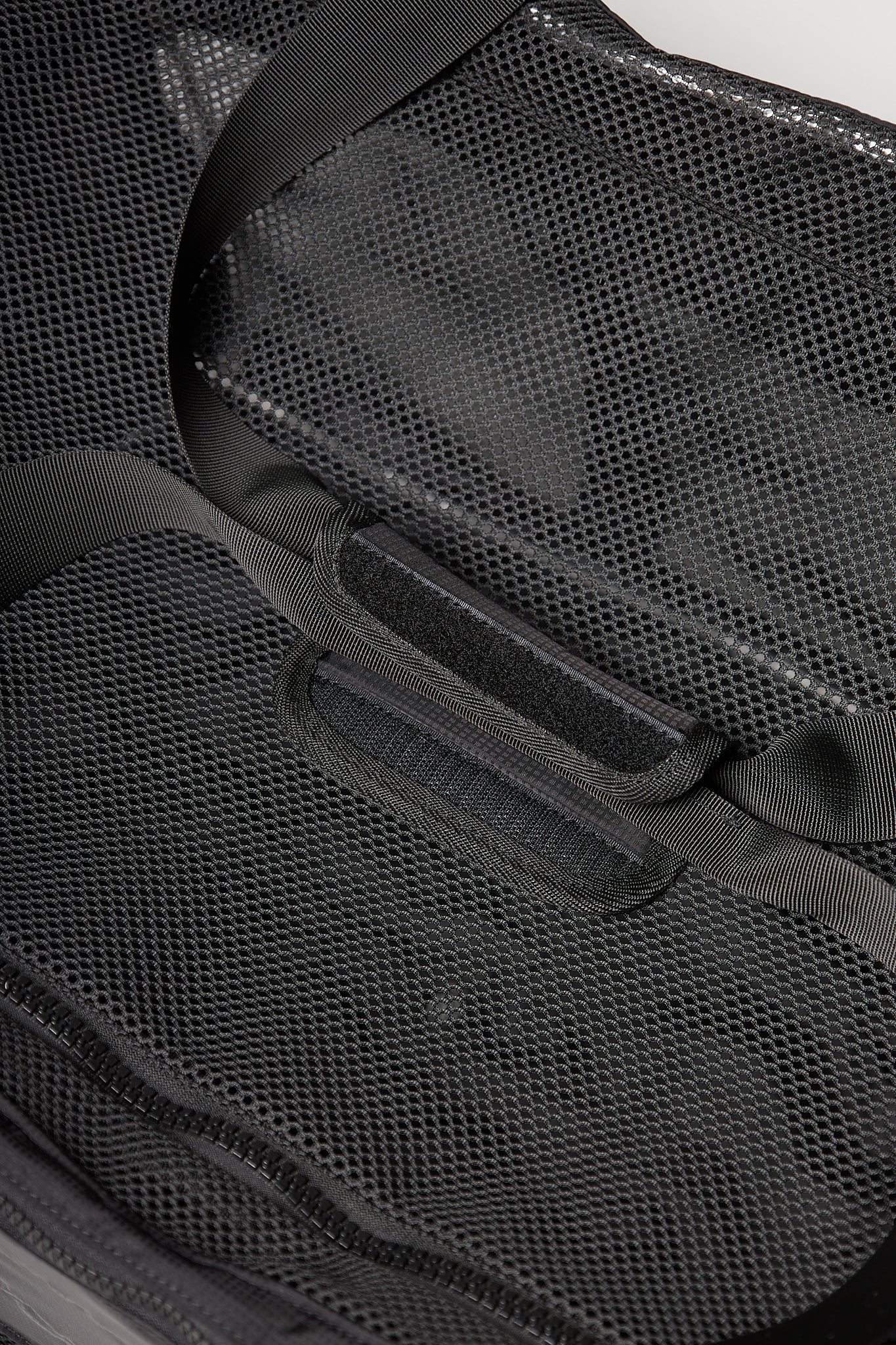 SolOcean™ Dive Duffel — Mesh Gear Bag for Water Sports & Travel